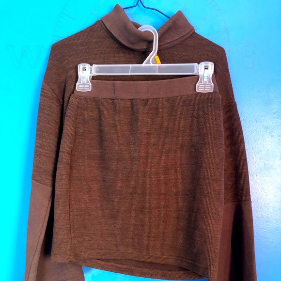 Thick 2 piece set, skirt and crop top - Picture 1 of 3